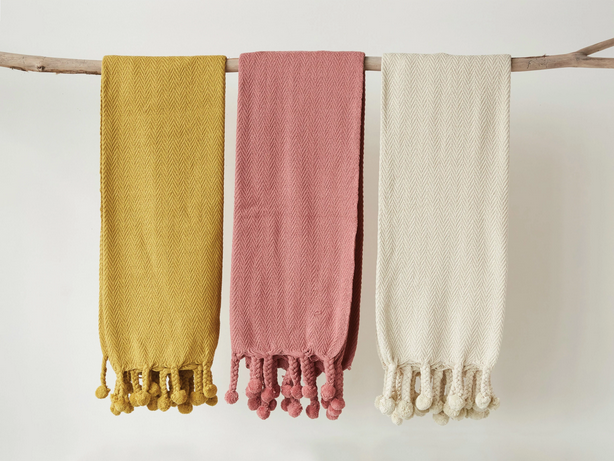 Pom Throws