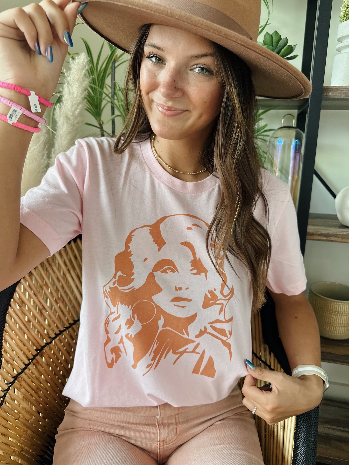 Dolly Outline Tee
