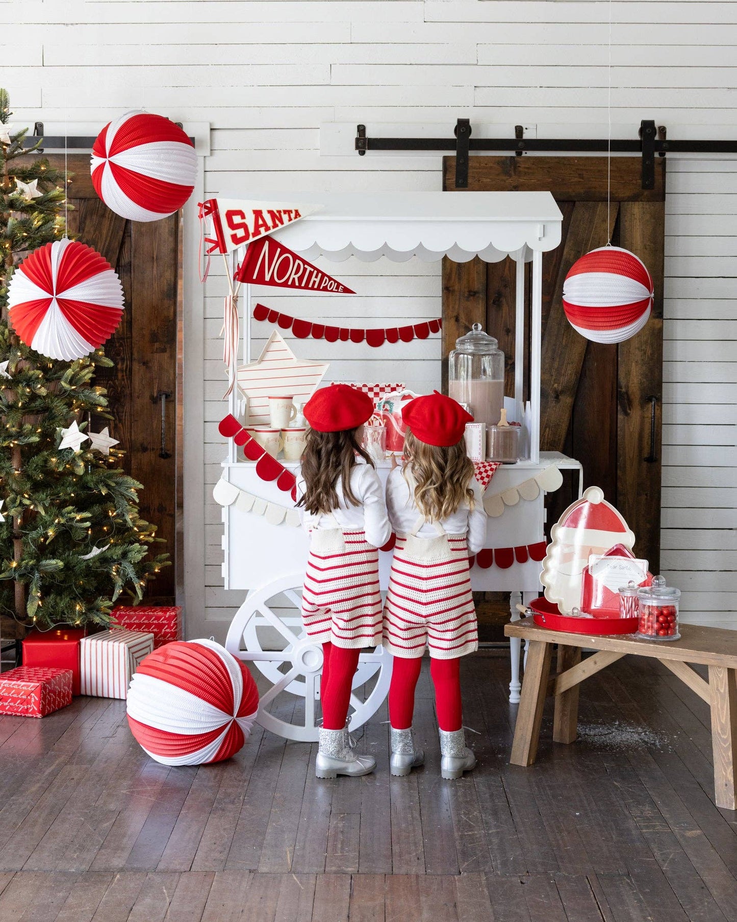 Set of 2, Red and Cream Scalloped Banner