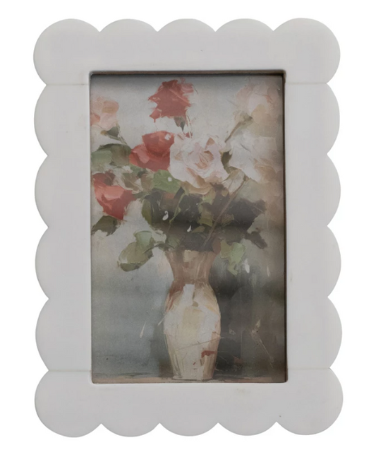 Resin Scalloped Photo Frame