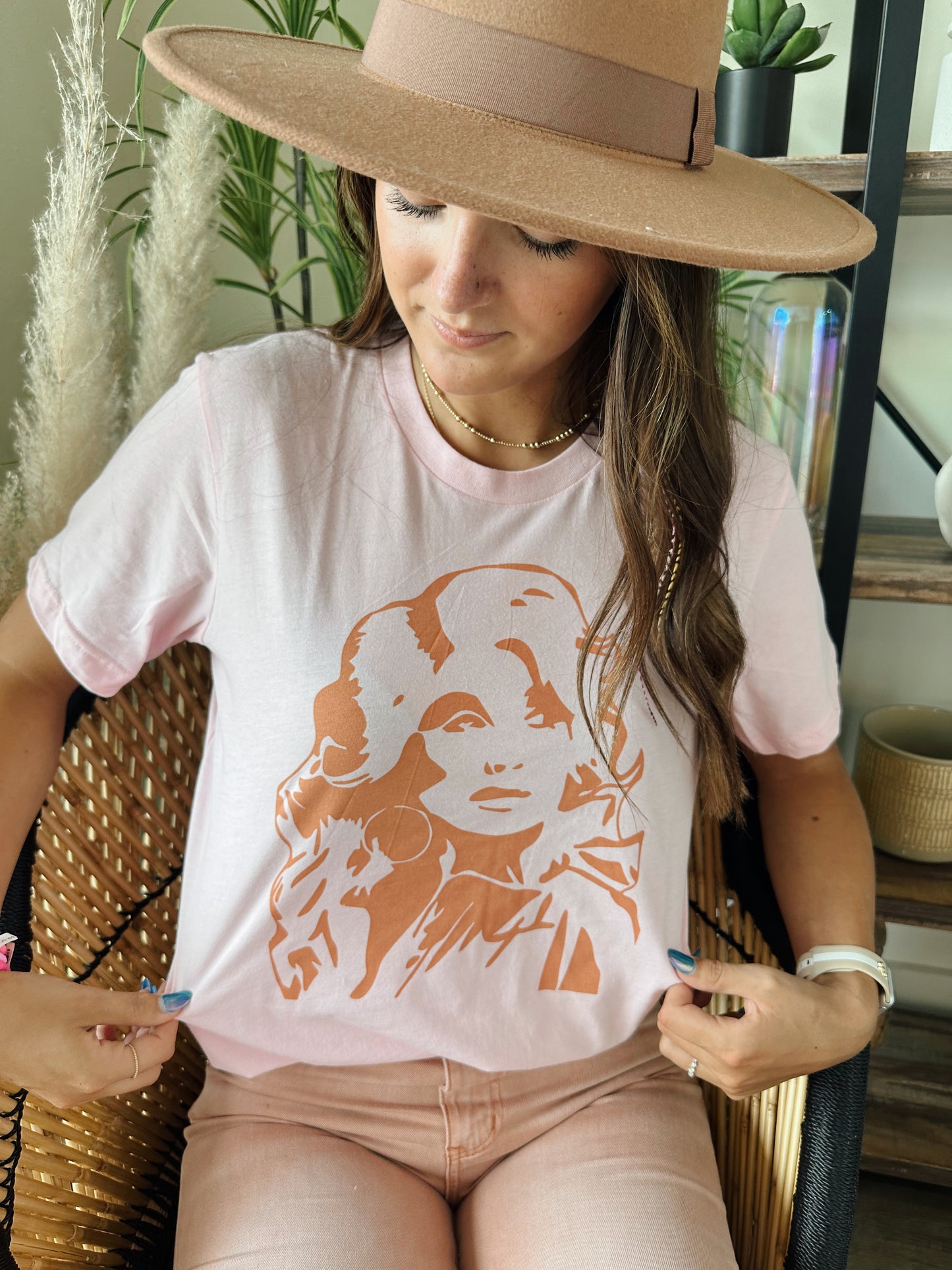 Dolly Outline Tee